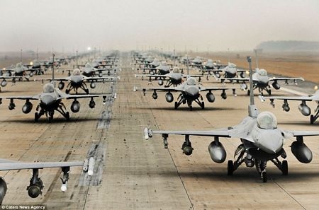 Chiến đấu cơ Mỹ, Hàn xếp hàng dài “khoe dáng” - 2 Chiến đấu cơ Mỹ, Hàn xếp hàng dài “khoe dáng”