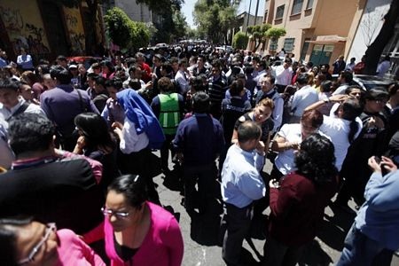 Động đất mạnh 7,4 độ richter rung chuyển Mexico