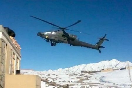 Xuất hiện video siêu trực thăng Apache gặp nạn tại Afghanistan - 1 Xuất hiện video siêu trực thăng Apache gặp nạn tại Afghanistan
