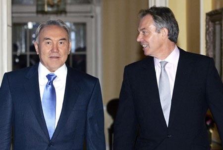 Cựu Thủ tướng Anh Tony Blair đóng phim quảng cáo - 1 Cựu Thủ tướng Anh Tony Blair đóng phim quảng cáo