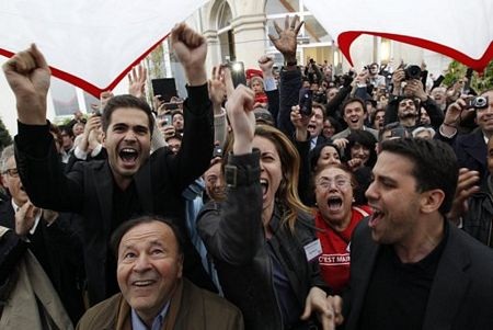 Người Pháp ăn mừng ông Hollande đắc cử tổng thống