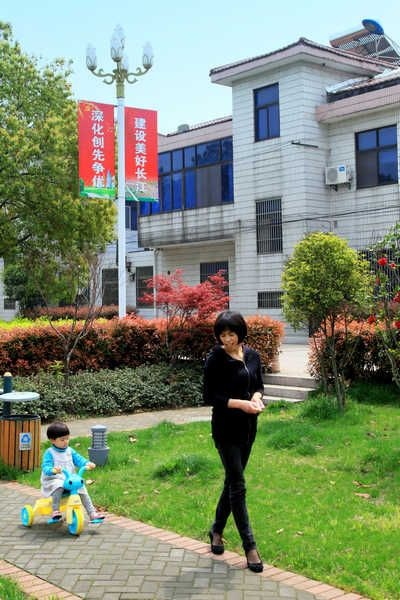 Chuyện về ngôi làng siêu giàu phát vàng, bạc miễn phí ở Trung Quốc - 4 Chuyện về ngôi làng siêu giàu phát vàng, bạc miễn phí ở Trung Quốc