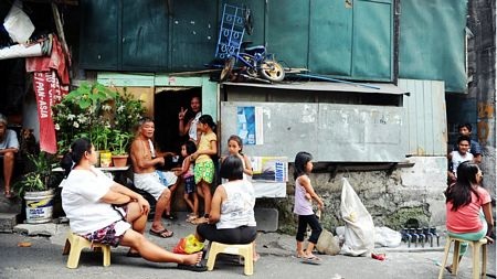 Nghiệt ngã chênh lệch giàu nghèo nhìn từ đường phố Philippines - 10 Nghiệt ngã chênh lệch giàu nghèo nhìn từ đường phố Philippines