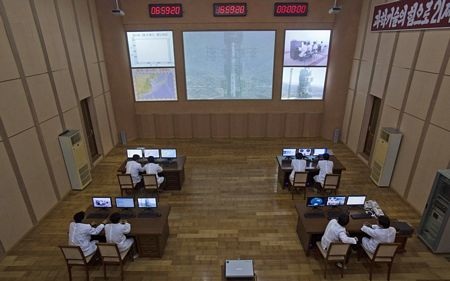 Quá trình chuẩn bị phóng vệ tinh của Triều Tiên