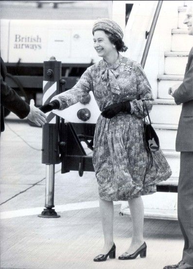 Thời trang của Nữ hoàng Anh qua 60 năm trị vì - 12