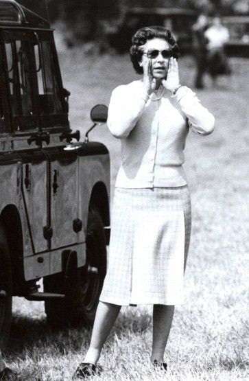 Thời trang của Nữ hoàng Anh qua 60 năm trị vì - 13