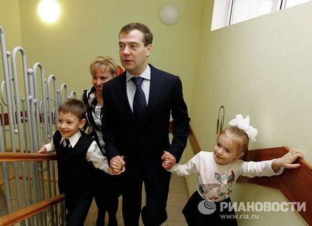 10 sở thích cá nhân của Tổng thống Nga Medvedev