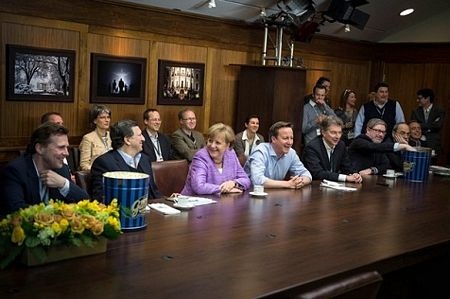 Các nguyên thủ G8 cũng mê bóng đá