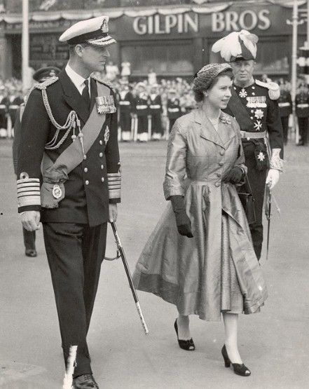 Thời trang của Nữ hoàng Anh qua 60 năm trị vì - 1