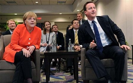 Các nguyên thủ G8 cũng mê bóng đá