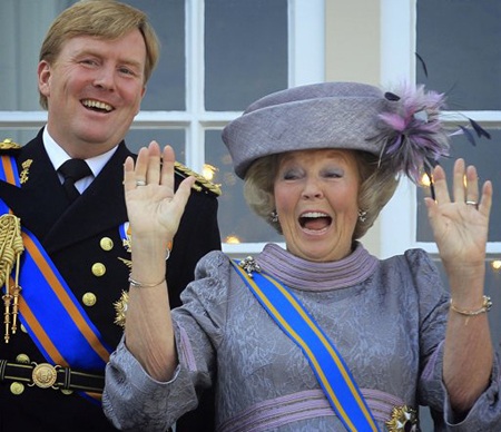 Hà Lan sắp có vị vua đầu tiên sau hơn 100 năm - 1 Nữ hoàng Beatrix và Thái tử Willem-Alexander