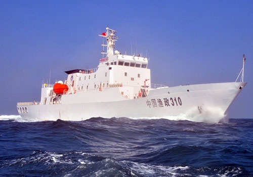 Một tàu Trung Quốc gần bãi cạn Scarborough.