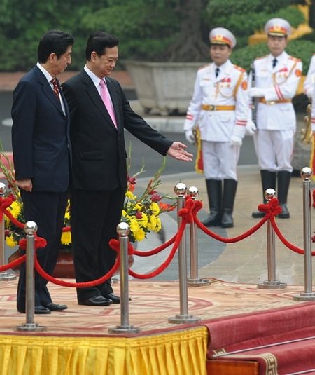 Lễ đón Thủ tướng Nhật Bản Shinzo Abe tại Hà Nội - 7 Lễ đón chính thức Thủ tướng Nhật Shinzo Abe