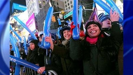 Biển người hân hoan đón mừng năm mới.