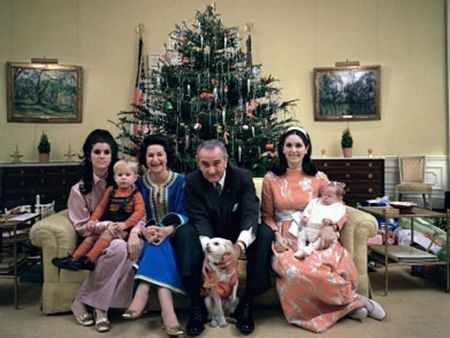 Vợ chồng Tổng thống Lyndon B. Johnson sinh được 2 cô con gái Lynda và Luci.