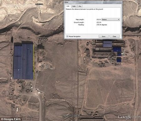 Trung Quốc xây các công trình bí ẩn giữa sa mạc - 5 Ảnh chụp địa điểm hồi năm 2011.