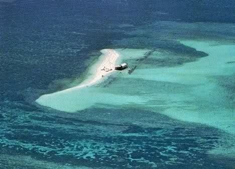 Philippines tuyên bố quyết kiện dù Trung Quốc từ chối ra toà - 1 Bãi cạn Scarborough, nơi Philippines và Trung Quốc cùng tuyên bố chủ quyền.