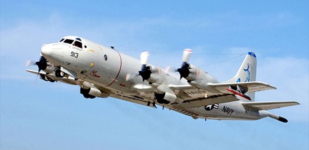 Máy bay tuần tra biển P-3C Orion.