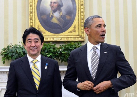 Mỹ triển khai hệ thống radar mới tại Nhật  - 1 Thủ tướng Nhật Abe gặp Tổng thống Mỹ Obama tại Nhà Trắng hôm 22/2.