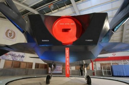 Iran “trình làng” chiến đấu cơ tàng hình - 8 Xem video: