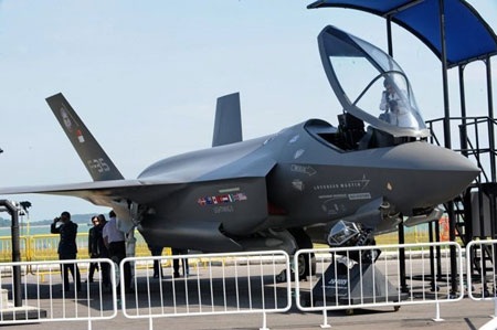 Singapore muốn mua hàng loạt chiến đấu cơ F-35 - 1 Một chiếc F-35 do Mỹ chế tạo.