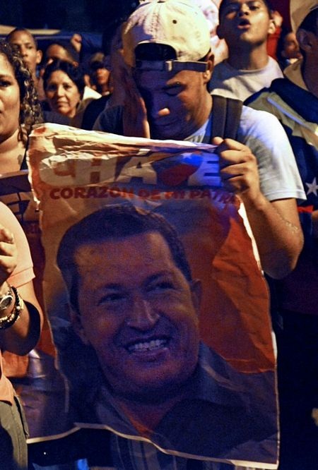 Ông Hugo Chavez qua đời lúc 4h25 chiều ngày 5/3 sau gần 2 năm chống chọi với căn bệnh ung thư.