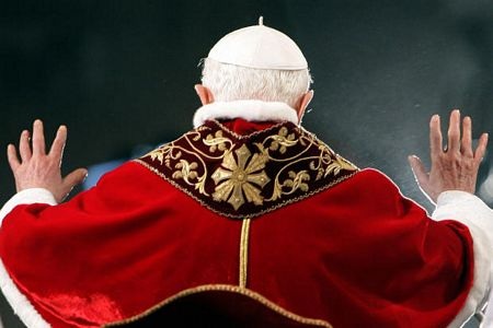 Những khoảnh khắc thời trang nhất của Giáo hoàng Benedict XVI