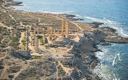 Các cây cột thời La Mã tại Sabratha.