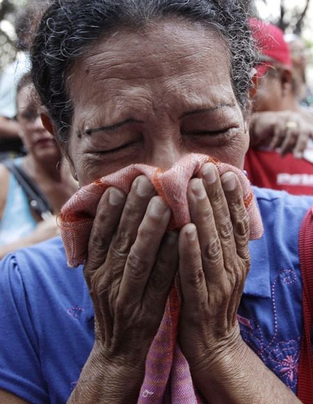 Những giọt nước mắt tiếc thương ông Chavez.