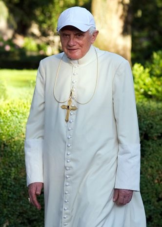 Những khoảnh khắc thời trang nhất của Giáo hoàng Benedict XVI