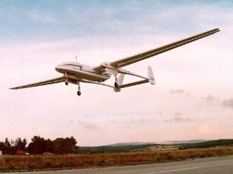 Các "địch thủ" của Trung Quốc ồ ạt tăng ngân sách quốc phòng - 4 Indonesia dự định mua máy bay không người lái Heron của công ty IAI – Israel