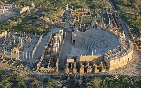 Những “kho báu lộ thiên” bên bờ Địa Trung Hải