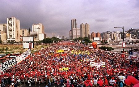 Một bức ảnh thời niên thiếu của ông Hugo Chavez (thứ 2 từ phải sang).