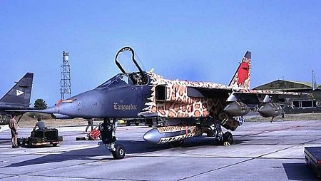 Máy bay cường kích Jaguar