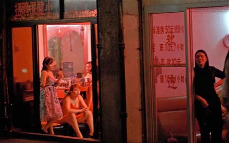 Thâm nhập “kinh đô” sex ở Trung Quốc - 1 Phố đèn đỏ ở Đông Quản.