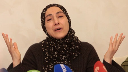 Bà Zubeidat Tsarnaeva, mẹ của hai nghi phạm đánh bom Boston.