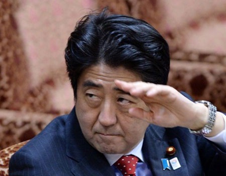 Thủ tướng Nhật thoát hiểm trong vụ đâm xe liên hoàn - 1 Thủ tướng Nhật Shinzo Abe.