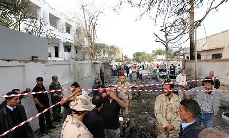 Đại sứ quán Pháp tại Libya bị đánh bom - 5 Hiện trường nhanh chóng bị phong toả.