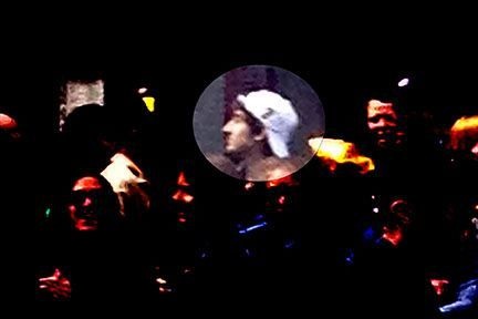 FBI công bố ảnh 2 nghi phạm vụ đánh bom tại Boston - 2 Hình ảnh Nghi phạm 2 được FBI công bố.