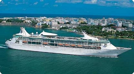 Grandeur of the Seas là một tàu du lịch hạng sang với sức chứa gần 2.500 hành khách.