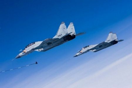 Ấn Độ lập biên đội tàu sân bay khủng vượt cả Trung Quốc - 2 Máy bay huấn luyện Mig-29KUB của không quân Ấn Độ