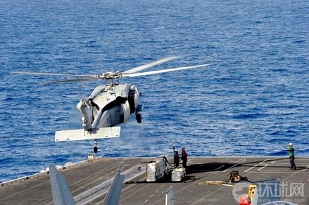 USS Nimitz áp chế cả 3 hạm đội Trung Quốc trên biển Đông - 6 Trên tàu sân bay còn được trang bị số lượng lớn máy bay trực thăng vận tải, trinh sát chống ngầm…