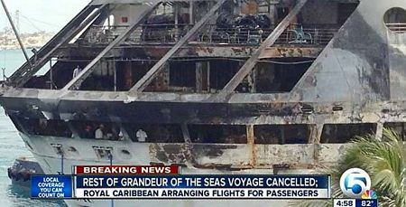 Đuôi tàu bị cháy còn trơ khung kim loại.