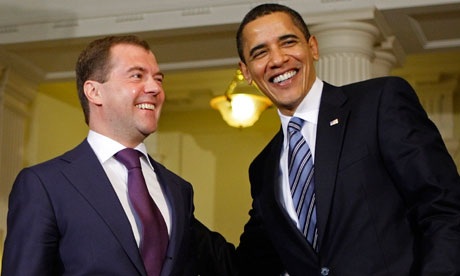 Mỹ từng do thám Tổng thống Nga Medvedev tại thượng đỉnh G20 - 1 Tổng thống Mỹ Barack Obama và người đồng cấp Nga Dmitry Medvedev gặp nhau tại G20 năm 2009.