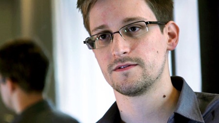 Nhà Trắng: Snowden vẫn đang ở Nga - 1 Cựu nhân viên CIA Edward Snowden.