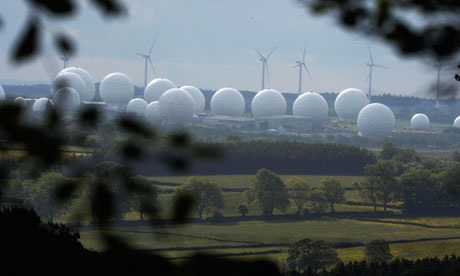 Mỹ từng do thám Tổng thống Nga Medvedev tại thượng đỉnh G20 - 2 Căn cứ Menwith Hill tại Bắc Yorkshire.