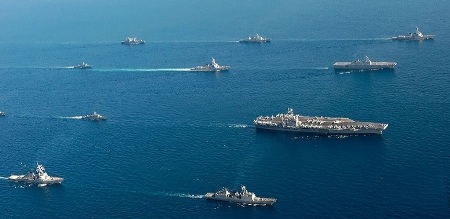Báo Nga "điểm bài" Mỹ chơi ở Biển Đông - 5 Hải quân Mỹ và Indonesia tập trận chung.