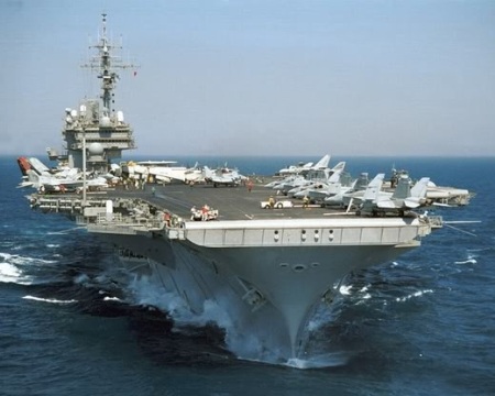 Báo Nga "điểm bài" Mỹ chơi ở Biển Đông - 6 Tàu sân bay USS Kitty Hawk vừa có cuộc diễn tập ở Biển Đông.