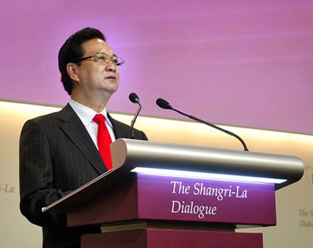 Thông điệp "cương nhu" của Việt Nam ở Shangri-La - 1 Thủ tướng Nguyễn Tấn Dũng phát biểu dẫn đề Đối thoại Shangri-la. (Ảnh: Chinhphu.vn)