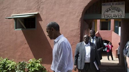Obama đưa cả nhà thăm bảo tàng nô lệ ở châu Phi - 12 Gia đình Obama thăm Nhà Nô lệ ở châu Phi